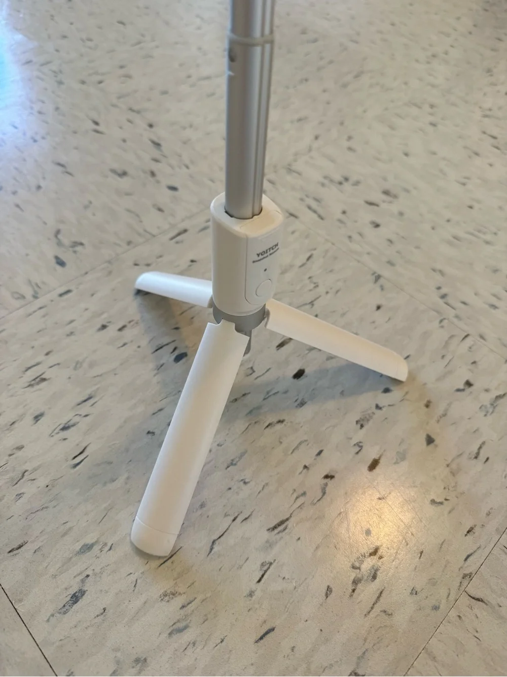 Yoitch White Foldable Selfie Stick with Remote